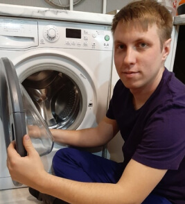 Арсений Романов